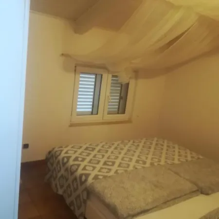 Apartment Edward Premantura