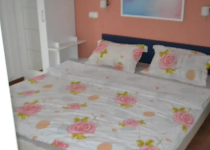 Edward Apartment