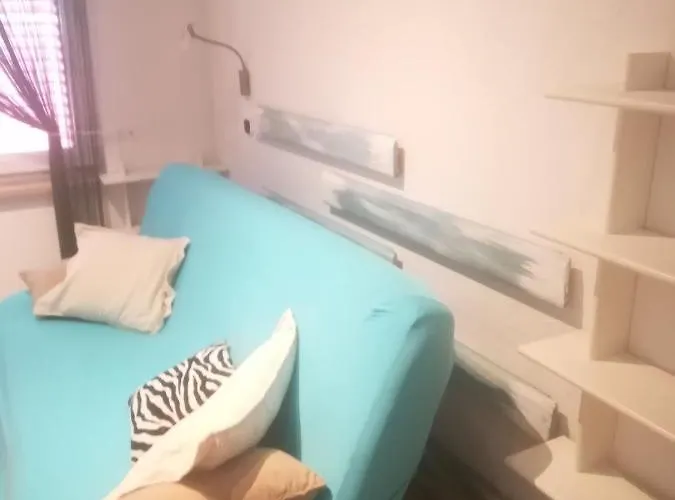 Edward Apartment *