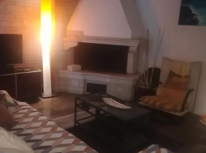 Edward Apartment *