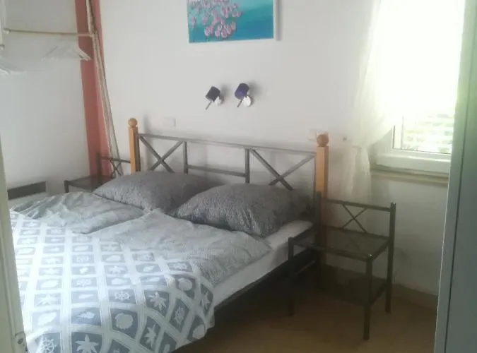 Edward Apartment *
